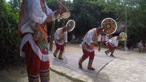 Voladores De Papantla En Xcaret Youtube