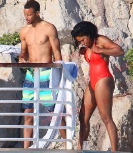 Steph Curry S Wife Ayesha Shows Off Her Bathing Suit Body Stephen Curry Stephen Curry Ayesha