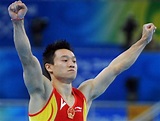 中国の楊威選手が体操男子個人総合で優勝 世界選手権と五輪を全獲得（写真）