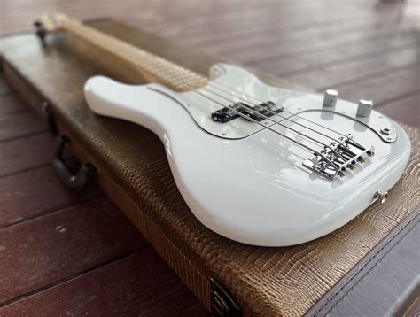 NBD MIM Fender P Polar White W Maple Neck Headstock R BassGuitar