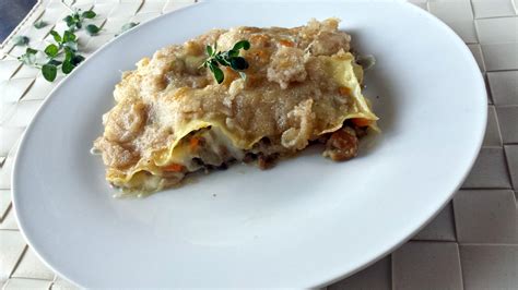 Lasagne Con Ragù Bianco E Porcini Al Profumo Di Tartufo