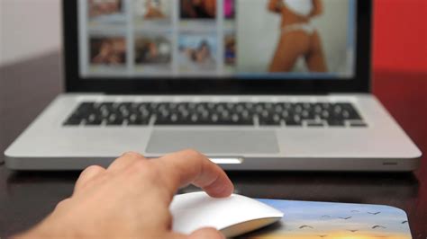 Le Robaron Fotos De Sus Redes Sociales Y Las Subieron A Una Página Porno Infobae