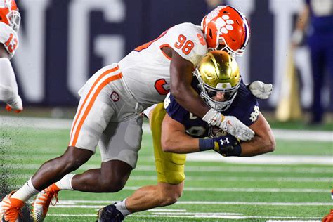 Twitter Reacts To Clemsons Brutal Loss To Notre Dame