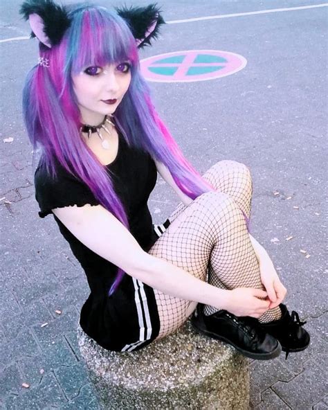 30 gothic pastel looks for this summer pastel goth outfits cute goth girl goth outfits