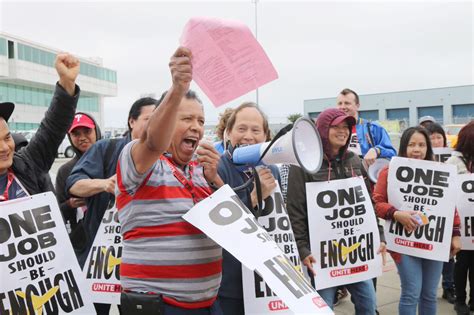 11000 Us Airline Catering Workers Vote For Strike Workers