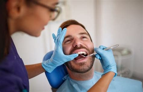 9 Habits Of Effective Dental Assistants Uei College