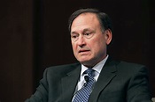 Samuel Alito Believes That Christians Are Oppressed in America | The ...