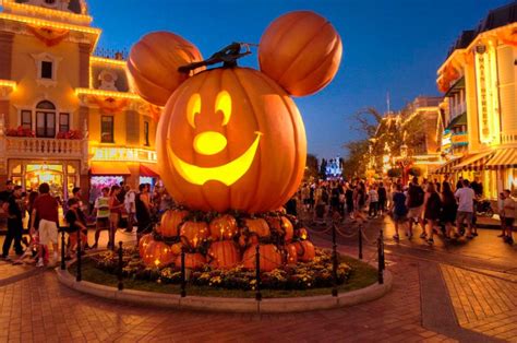 Everything You Need To Know For Halloween At Disneyland Knotts Scary