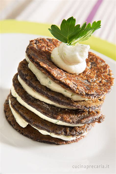 Nutriben crema di riso è un porridge utile in situazioni di diarrea o gastroenterite. Pancakes salati di farina di riso nero e crema al formaggio