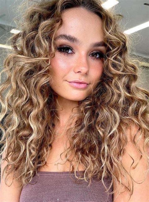 Latest Long Curly Hairstyles For Women To Follow In Year 2021 Stylesmod