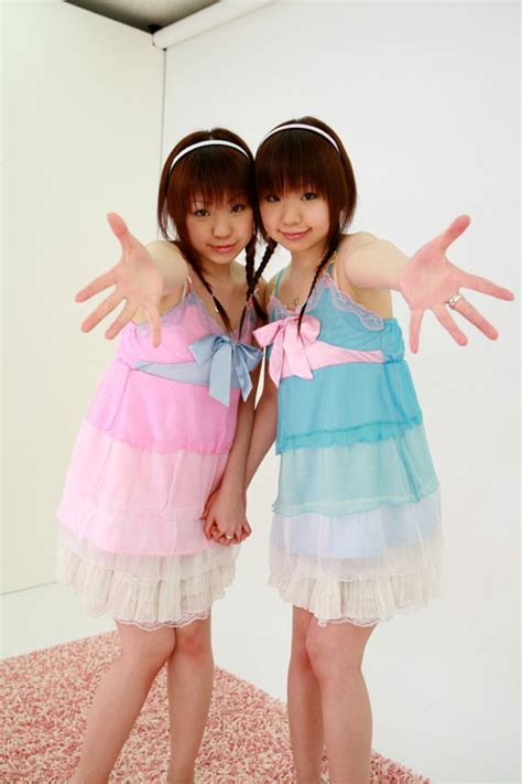 Warungjande Japanese Twins