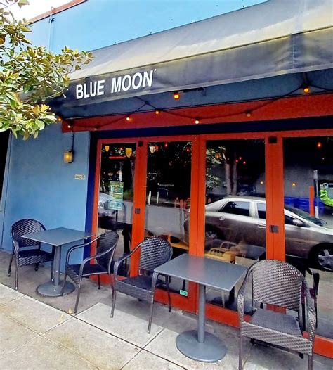 Mcmenamins Blue Moon Tavern And Grill Portland Oregon Restaurant