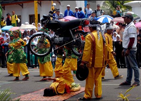 Helaran Seni Budaya Jawa Barat Antara Foto