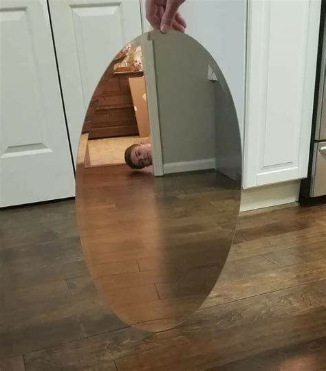 20 Times People Took Creative And Funny Pictures To Sell Their Mirrors