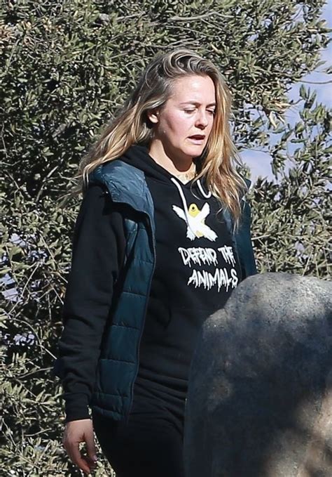 Alicia Silverstone Out For Hike In Los Angeles 12 20 2020 CelebMafia