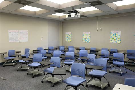 The Oak Leaf Envisioning The Future College Debuts New High Tech Classrooms The Oak Leaf