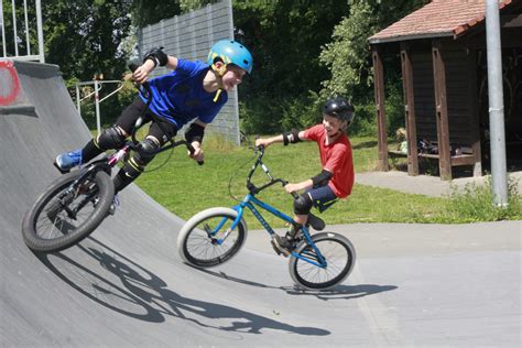 It is best known for being the home of the major international sporting goods companies adidas and puma, as well as the large car parts manufacturer schaeffler group. Skatepark Herzogenaurach - CT FREESTYLE BMX