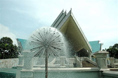 It is located in heart of kuala lumpur city, next to the national art gallery. Interesting Places In Malaysia: Istana Budaya|Interesting ...