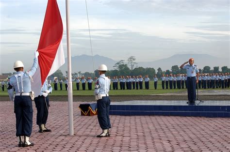 Upacara Bendera Mingguan Di Mako Korpaskhas Kopasgat Komando