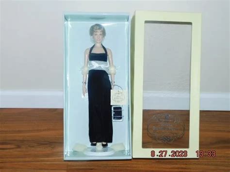 Franklin Mint Princess Diana Vinyl Doll In Black Versace Gown With Coa