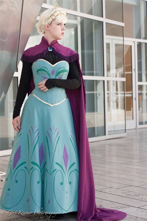 Incredible Elsa Coronation Gown Cosplay 9 Elsa Cosplays Косплей