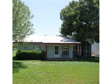 2 Bed 1 Bath House 425 County Road 219a For Sale In Tow Texas
