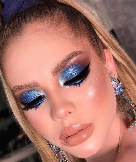 The Prettiest Aquarius Makeup Looks To Bring Out Your