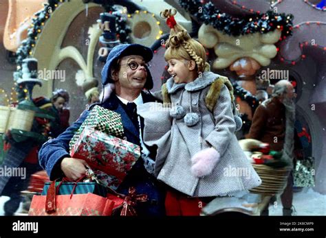 The Grinch Movie Cindy Hi Res Stock Photography And Images Alamy