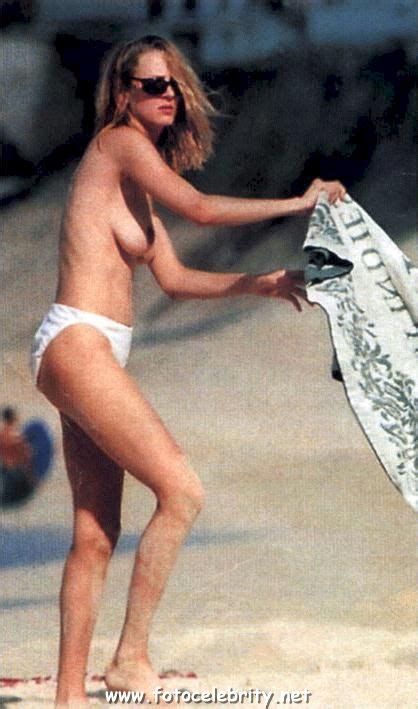 Актриса Ума Турман голая на пляже ФОТО Порно на Приколе