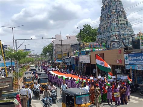 చంద్రయాన్‌ విజయవంతంపై విద్యార్థుల ర్యాలీ Students Rally On The