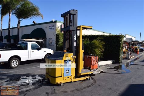 2010 Yale 0s030 3 000lb Electric Order Picker Forklift Only 58 Hours