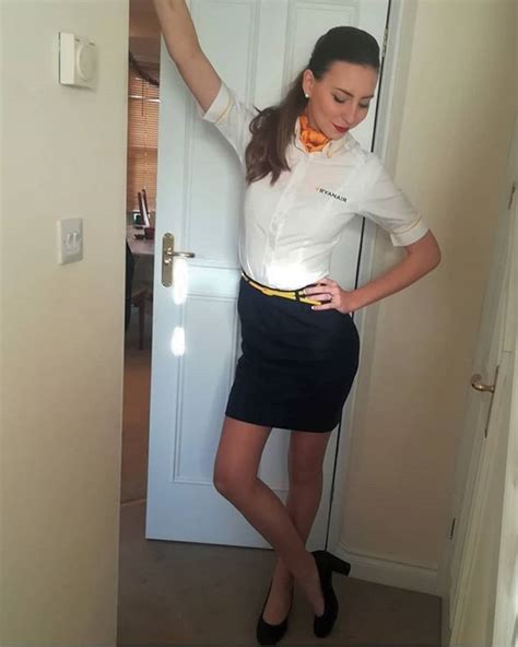 Aviation Women Su Instagram Gorgeous Ryanair Hostess Nicolelarcherr 💕💕 Femalepilot Pilot