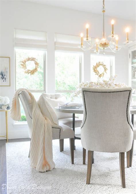 10 Ways to Style Throw Blankets - Decor Gold Designs