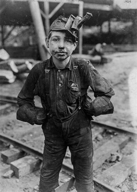 Child Labor In America 25 Amazing Vintage Photographs That Show Boys