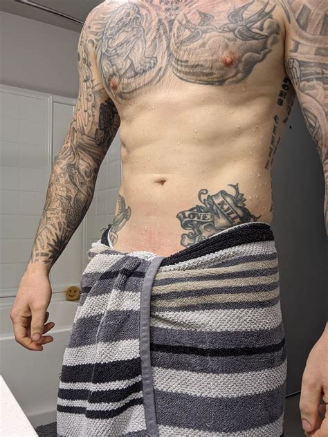 Fresh Outta The Shower Nudes Hotguyswithtattoos Nude Pics Org