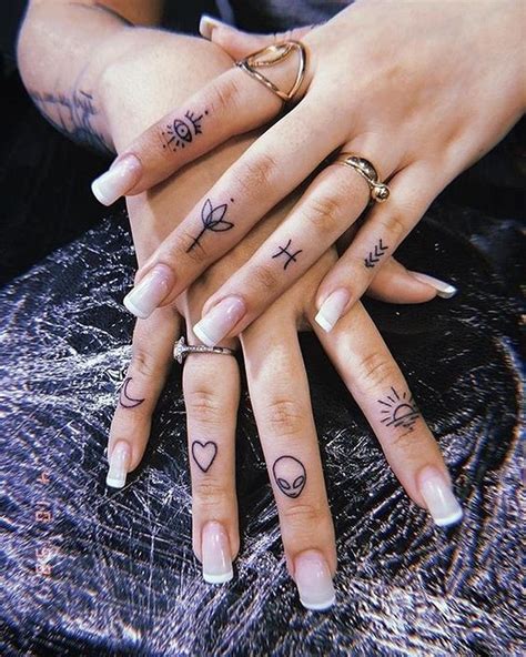 Tatuagem Nos Dedos Ideias De Desenhos E Dicas Para Aderir