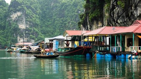 4 Remaining Floating Villages In Halong Bay To Visit With Tips