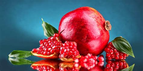 Tanaman ini diperkirakan berasal dari iran, namun telah lama sebagai informasi jika buah delima merah atau red pomegranate memilki julukan super fruit yang diberikan oleh para peneliti ilmiah. KHASIAT BUAH DELIMA MERAH