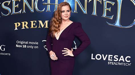 Amy Adams Looks Beautiful In A Burgundy Dress At The Premiere Of