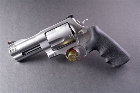 Smith And Wessons Model 500 Is A Hand Cannon Thanks To A 500 Magnum