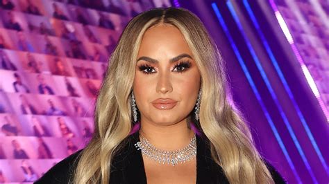 Not only is demi lovato cool for the summer — she's blonde for the summer, too! Demi Lovato Had Dazzling Platinum-Blonde Hair at the 2020 ...