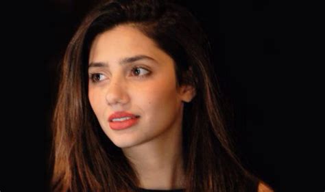 Mahira Khan Refused To Do A Love Making Scene In Shah Rukh