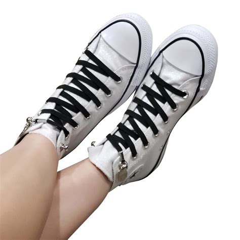 How To Tie Converse Without Laces Showing Qlaces