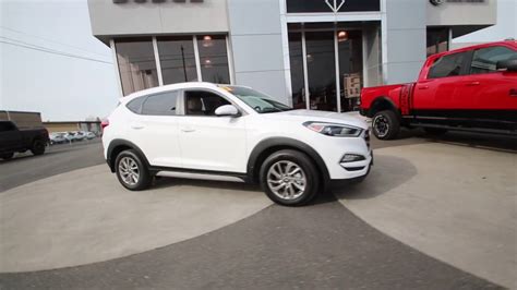 The hyundai tucson was recently redesigned for the third time in the compact crossover's history last year, and for 2017 it largely stands pat aside from adding some technology updates inside that are, at least for now. 2017 Hyundai Tucson SE | Dazzling White | HU432593 | Mt ...