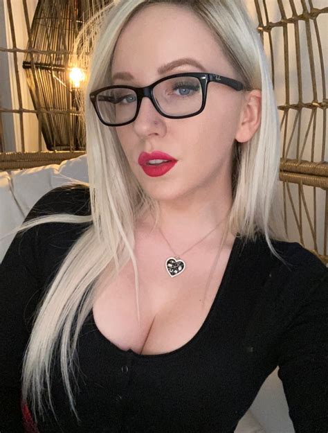 Domme Daily On Twitter RT FemdomDaily DailyFix Featuring The Most Amazing Super Gorgeous