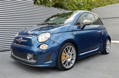 The abarth 695 tributo ferrari is a limited edition version developed in collaboration with engineers from ferrari based on abarth 500. Abarth 695 Tributo Ferrari | Les Annonces⎜Agence Collection
