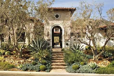 Architectural Simplifications Refresh This Mediterranean Home In Socal