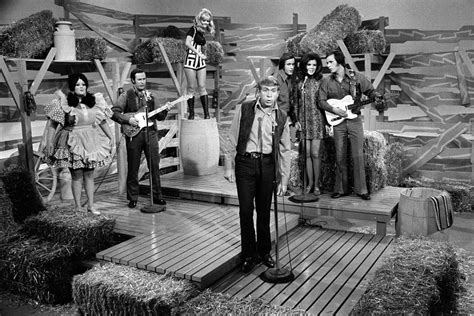 Look At These Unforgettable Faces As Hee Haw Celebrated Its 10th