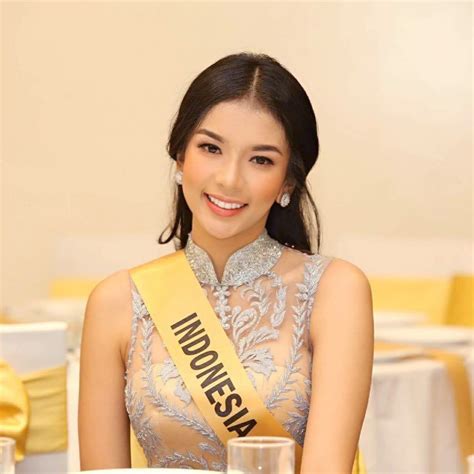 11 Potret Dea Rizkita Miss Grand Indonesia Yang Bikin Panas Dingin