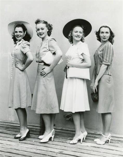 1940 Mode L Atelier De Jojo 1940s Women 1940s Fashion Vintage Outfits